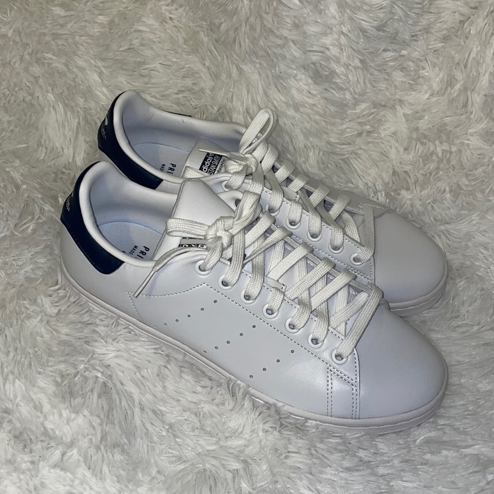 $25 FINAL -Like New Stan smith adidas US 8